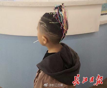 烫发、雕发、油头……小孩发型越潮越受欢迎
