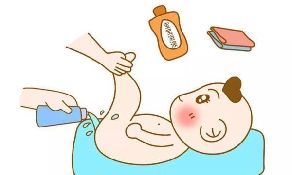宝宝换纸尿裤时要不要洗屁屁？儿科医生：这么做可能会威胁宝宝健康