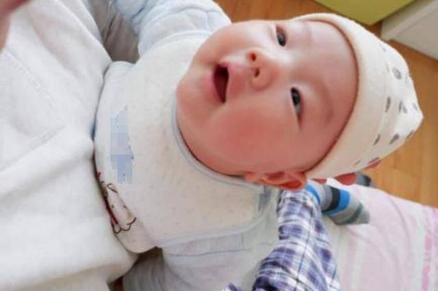 宝宝四个月和六个月添加辅食，两个月差在哪？三种危害在悄悄潜伏