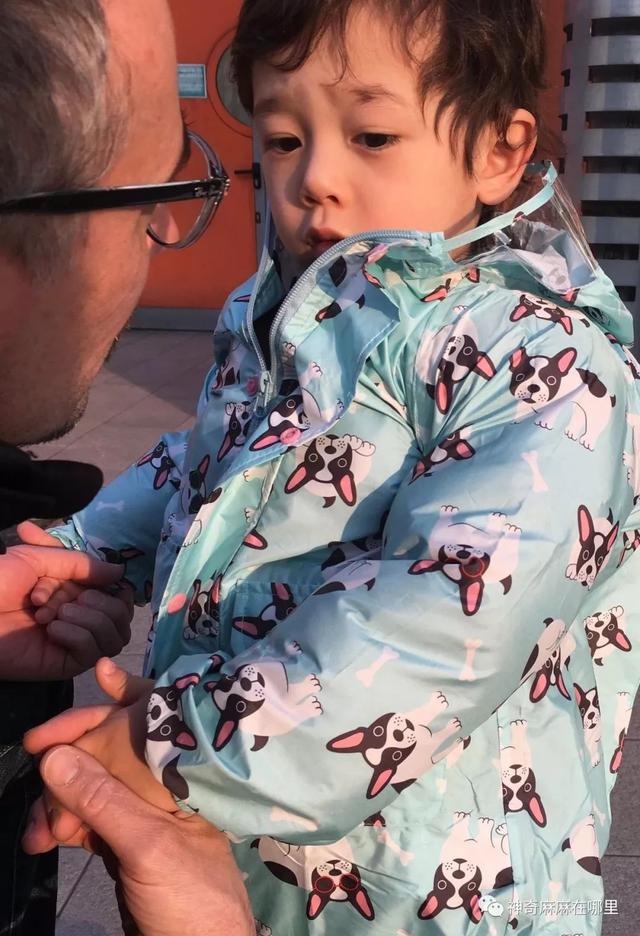 2岁儿子从托班回来像丢了魂，知道原因后我心碎了……