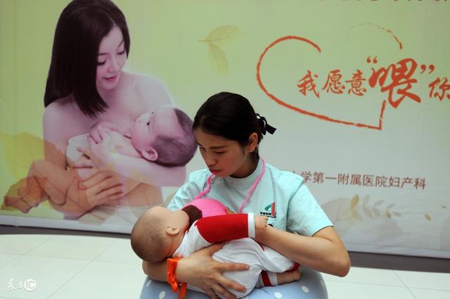 产后1到7天，宝宝该如何喂奶？