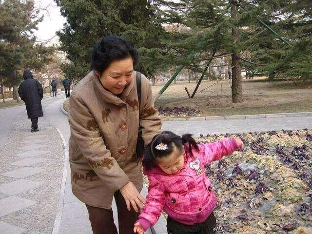 小孩子心里谁最重要？这个人往往排在第一位，不一定就是妈妈