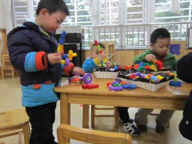 孩子在幼儿园过得不好，放学回家往往会有这些表现，家长多留意