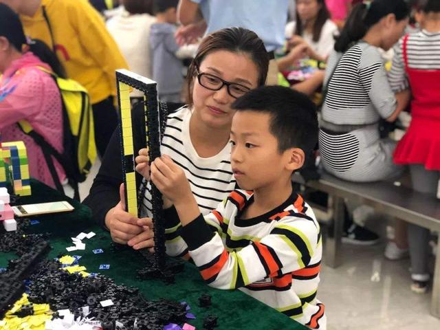 为人父母，若是能在这些地方“狠得下心”，孩子长大会很感激你