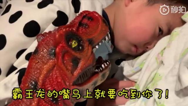 睡懒觉老爸吹起床号：孩子赖床睡不醒，千万别这样叫！