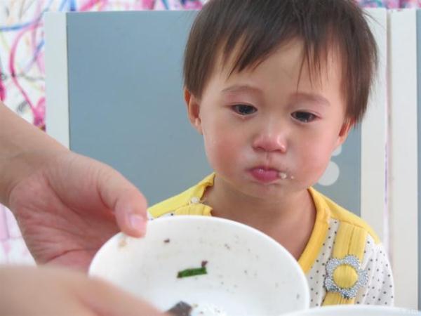 医生劝告：孩子睡前不要吃这3种食物，已有孩子因此发育迟缓！