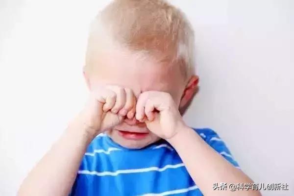 孩子大哭大闹的起床气怎么破？聪明父母都是这样叫醒孩子的