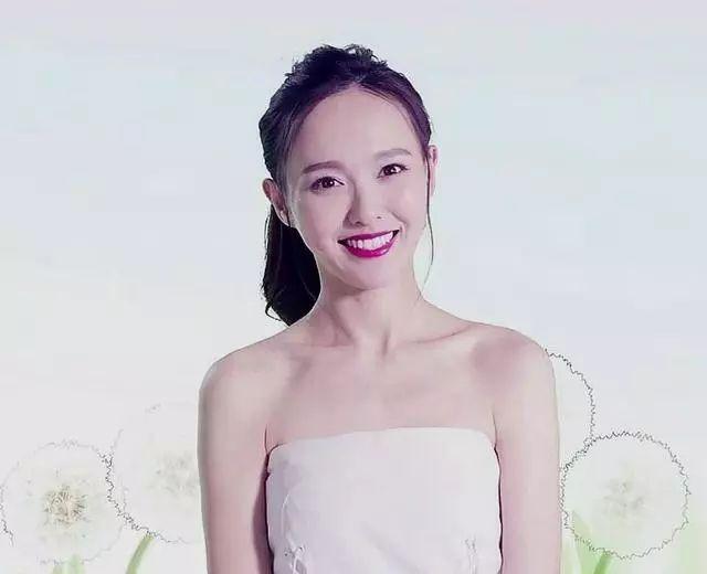 女星留起铁刘海,迪丽热巴像男人,赵丽颖搞笑,唐嫣居然最好看