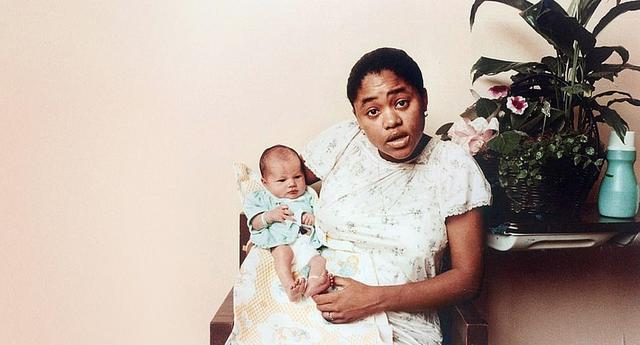 梅根大量罕见婴儿照曝光，小时候就这么可爱有灵气，难怪能当王妃