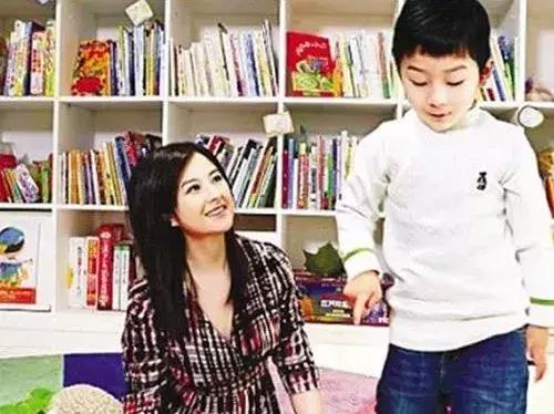 张泉灵写给儿子的一封信:阅读和经历才会让你的世界长大