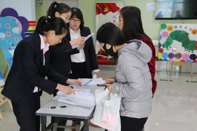 诸城市托幼机构卫生保健培训班在实验幼儿园举行
