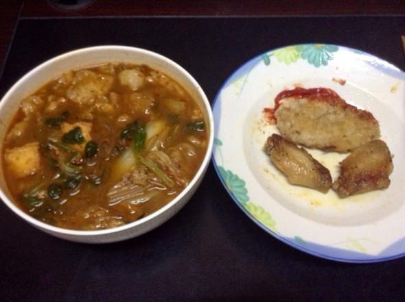 女性有孕后，这两种“饭菜”要少吃，不仅没营养，还对孩子有损害