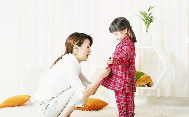 送出一件旧衣服遭到谩骂，深挖原因后，宝妈反思自己