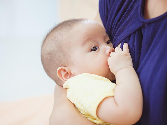 孕期乳头脱屑正常吗？哺乳期该如何保养？