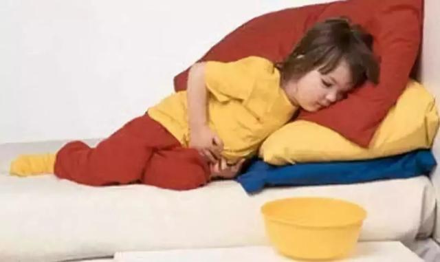 医生：孩子肚子周围疼，一会又马上好，可能是这个在作怪