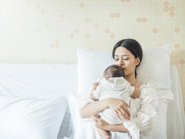 孕期乳头脱屑正常吗？哺乳期该如何保养？