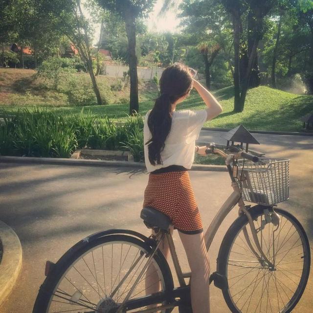 自卑入骨的孩子，一般都是遇上了这2种家长，与家庭经济无关