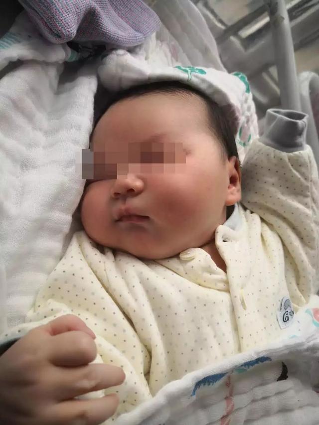 30岁孕妈每天无节制吃这个，10斤多的孩子在肚中呼吸受阻…