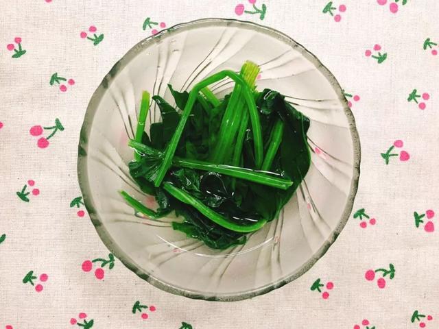 西红柿煎蛋这样做酸甜可口，挑食宝宝吃光光