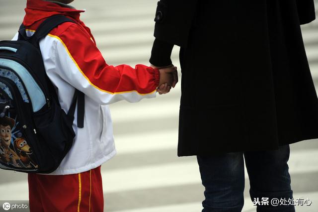 为什么父母真诚地鼓励、表扬孩子，孩子非但不领情，还会生气呢？