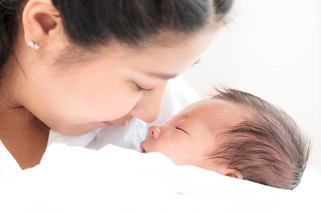 先天乳头扁平、凹陷也能哺乳吗？