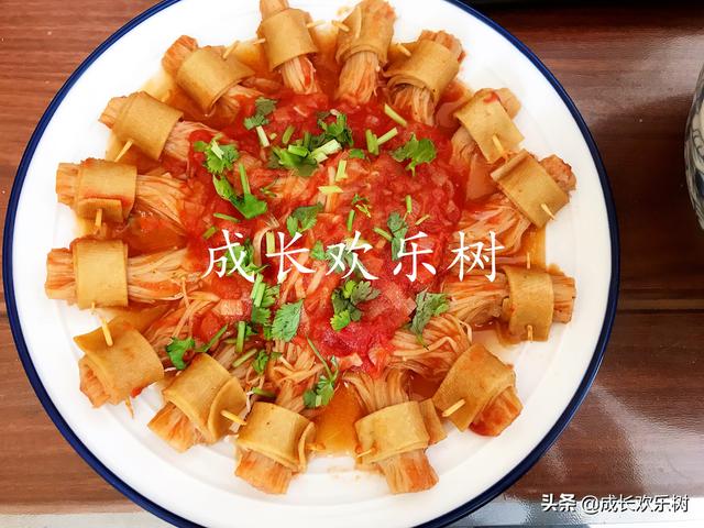 金针菇搭配这个食材，简单好看好吃，再次刷新了我对金针菇的认识