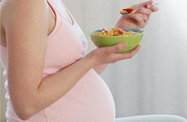 怀孕后晚上有这些生理需求，孕妈要妥善处理，以免伤到胎儿