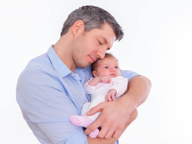 爸爸只负责赚钱养家，妈妈负责照顾宝宝，这样的分配真的好吗？