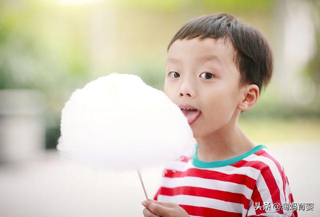 通过“延迟满足”培养孩子的自控力，很多父母却领会不到精髓