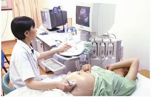 婆媳同时怀孕生子，尴尬是怎么应运而生的？家人都有什么感受？