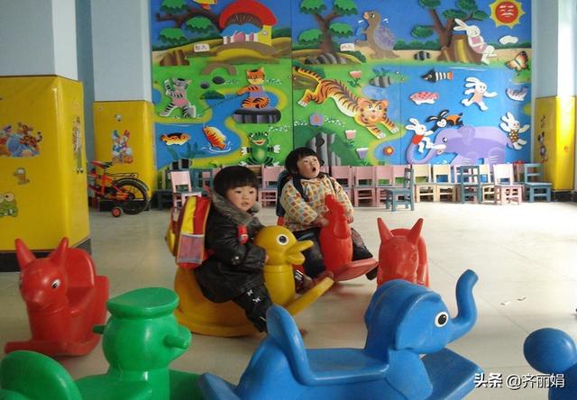 孩子上幼儿园变得调皮捣蛋，可能是缺乏安全感，家长们要这样做