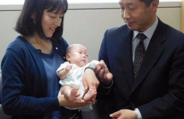 奇迹！日本全世界最小男婴现在健康长大了，近期将准备出院！