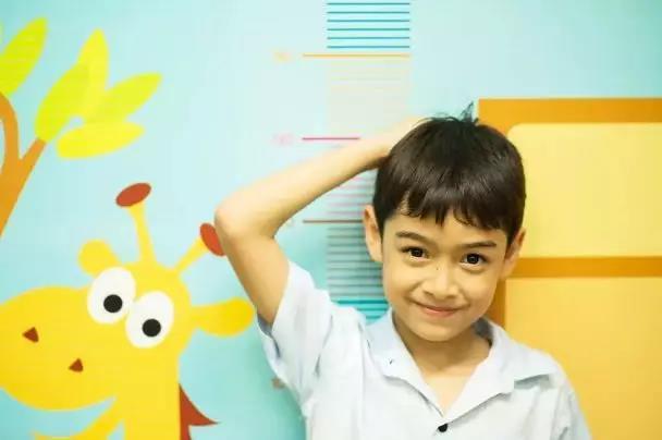 长高偏方祸害孩子，喝完公鸡三七汤比同龄人还矮10厘米