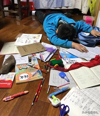 另类的“假摔炫耀”：从幼儿园到考研，摆一摆自己的“花式炫耀”