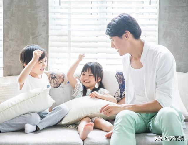 4岁男孩在网上教英语走红，这位妈妈培养学霸的方法，值得学习！