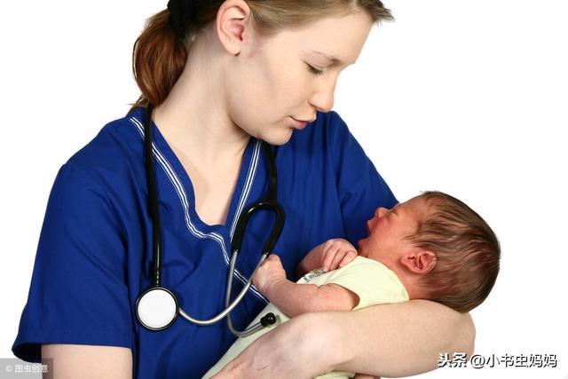 刚满月宝宝深夜看急诊？人工喂养的正确方法和注意事项，你知道吗