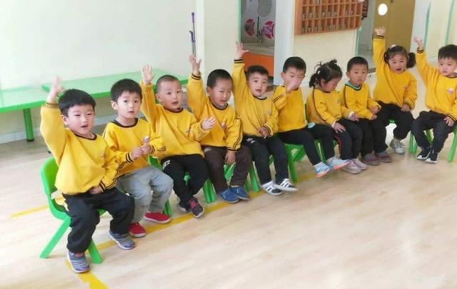 为什么现在男孩越来越柔弱，被女孩欺负都不敢还手？老师这样解释