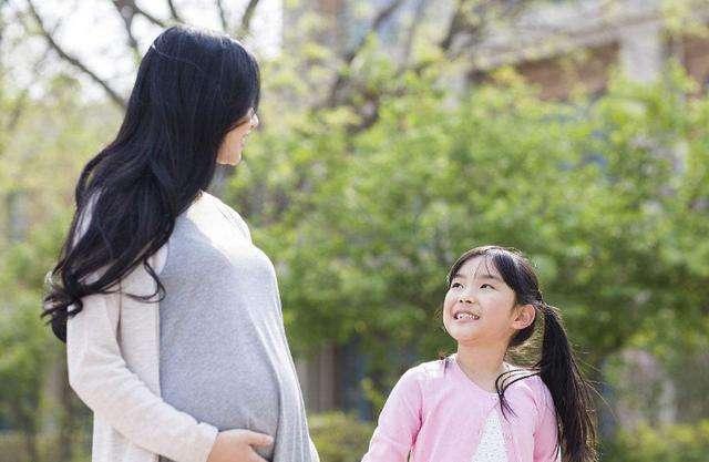 孕晚期多走动有利于顺产，但这几类孕妈没事少溜达，更容易早产