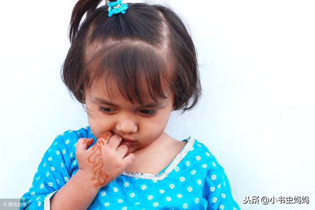 4岁女儿给园长点名表扬？父母善用这4个方法，孩子长大更优秀自信