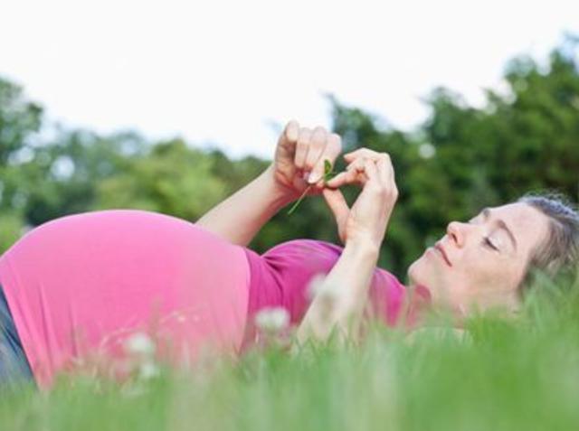 生完二胎后，为什么宝妈大多更偏心二宝？这些原因让大宝很无奈