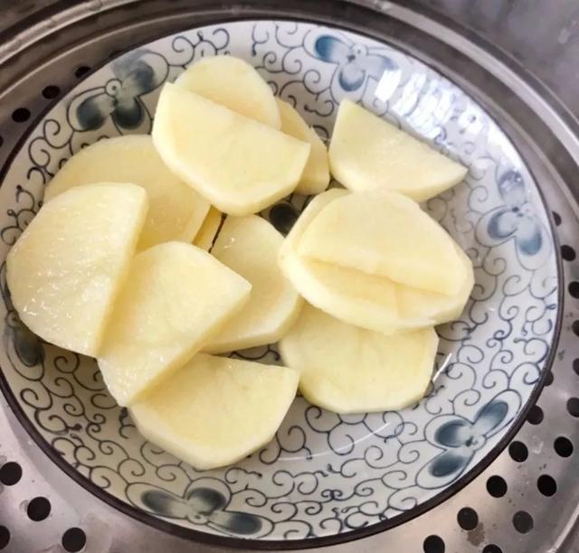 辅食：土豆也能给宝宝做糕点？你万万没想到吧！