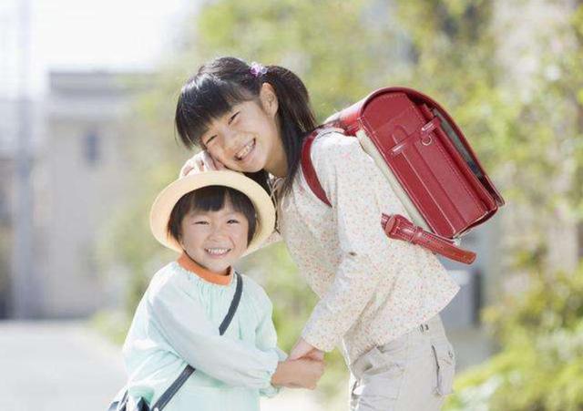 生完二胎后，为什么宝妈大多更偏心二宝？这些原因让大宝很无奈