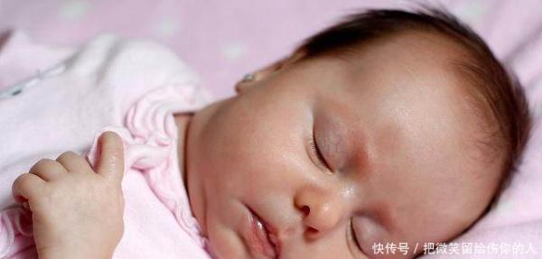 宝宝过了“这个月”，夜奶就要开始戒，对大脑和身高发育都好！