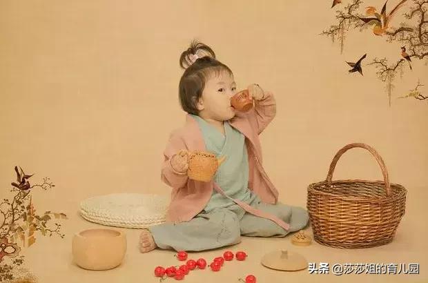 孩子积食怎么办？初期在胃，久积在脾，学这2招教会你消积化食！