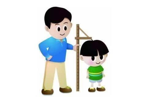 两岁半宝宝比同龄小朋友个子矮许多，吃什么能帮助宝宝长高呢？