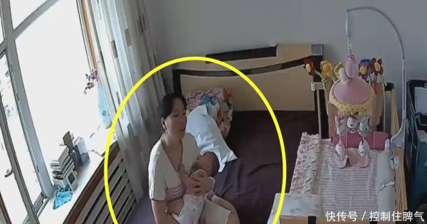 妈妈无法将宝宝哄睡, 调出监控看保姆的做法, 忍不住流泪