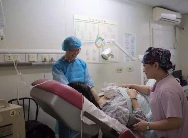 生娃时便便一起出来超尴尬？听听助产士的真实说法，恭喜做对了