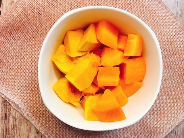 不爱吃蔬菜的宝宝让人愁，这样做，宝宝准能吃光光！