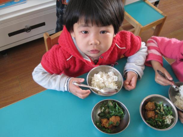 孩子5岁前，这3种饭少吃为好，可能会伤脾胃，影响身体发育