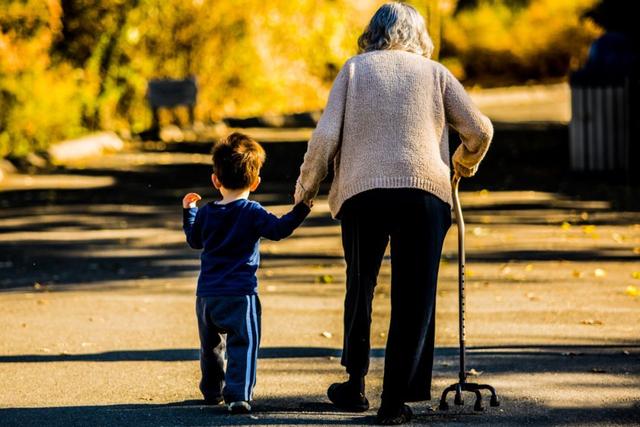 为什么很多宝妈生了二胎，就不再工作了？原因很现实